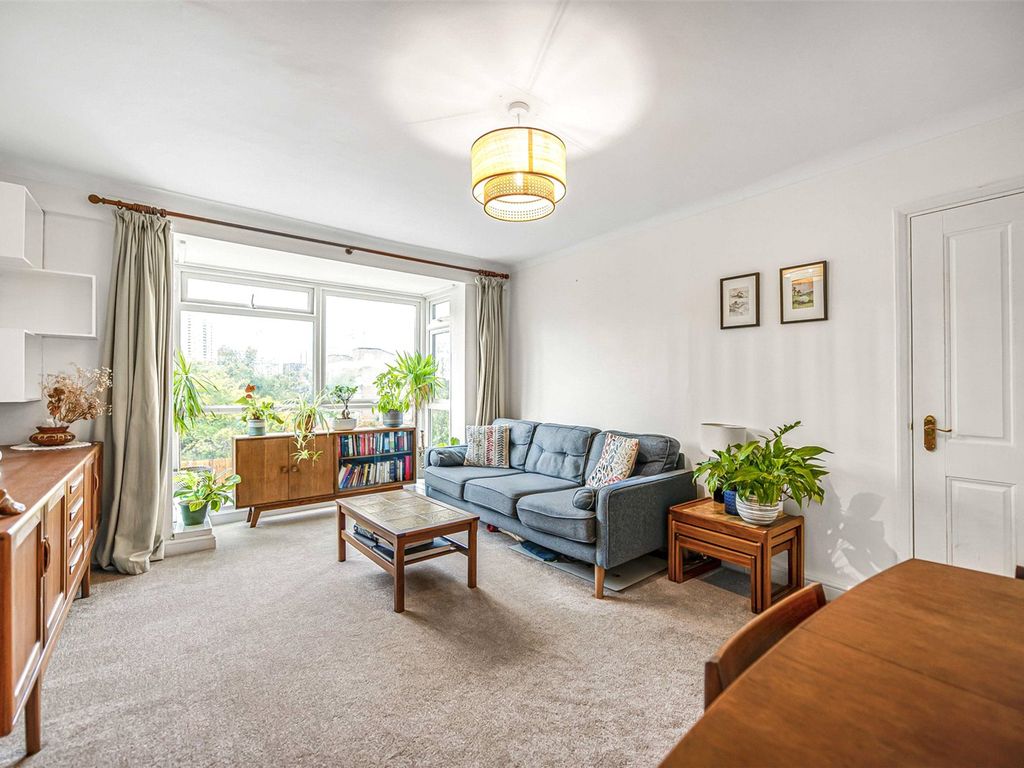 2 bed flat for sale in The Squirrels, Belmont Hill, Lewisham SE13, £