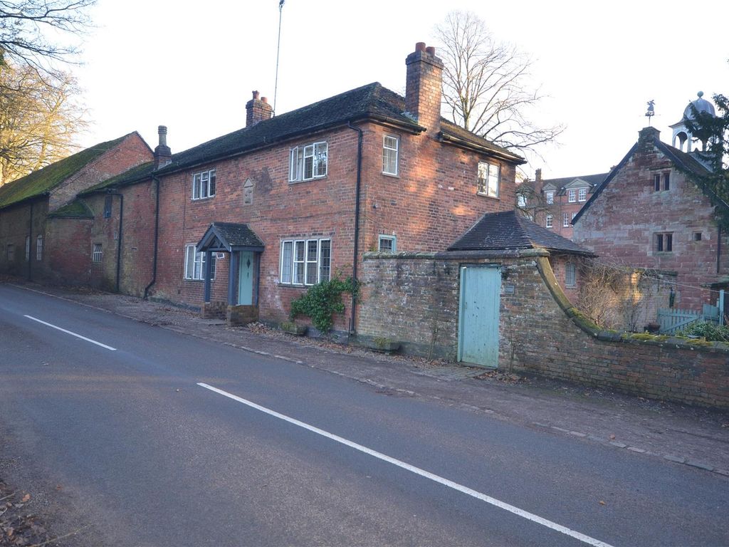 3 bed semidetached house to rent in Whitmore Road, Whitmore, NewcastleUnderLyme ST5, £1,100