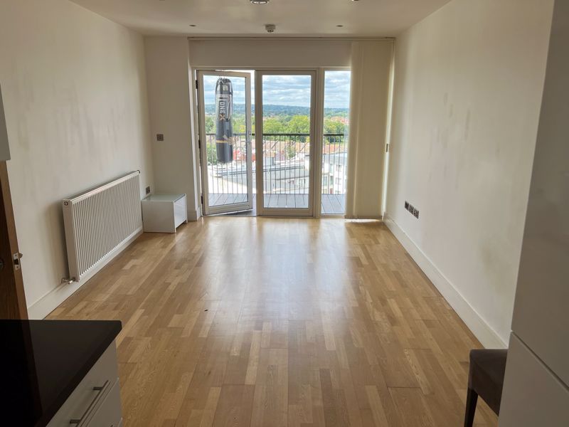 2 bed flat for sale in Pinner Road, North Harrow, Harrow HA1, £400,000