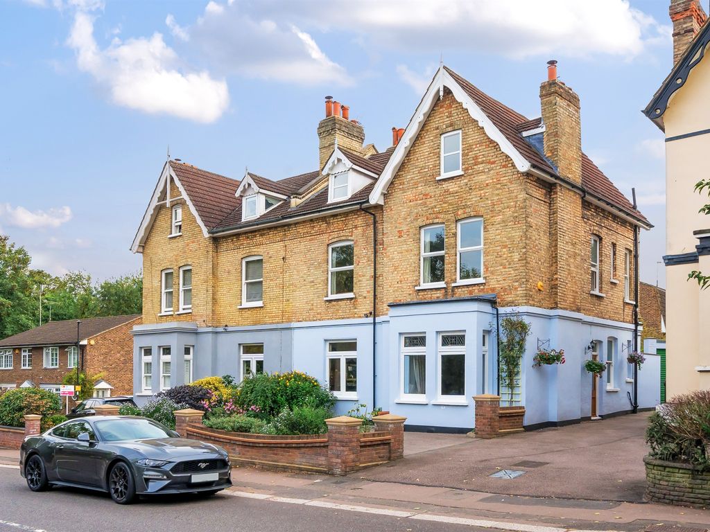 6 bed semidetached house for sale in Chase Green Avenue, Enfield EN2