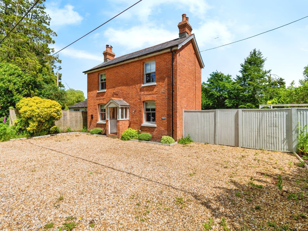 2 bed cottage for sale in Pauletts Lane, Calmore, Southampton