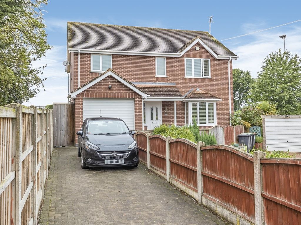 4 bed detached house for sale in Woodside Avenue, Nuthall, Nottingham