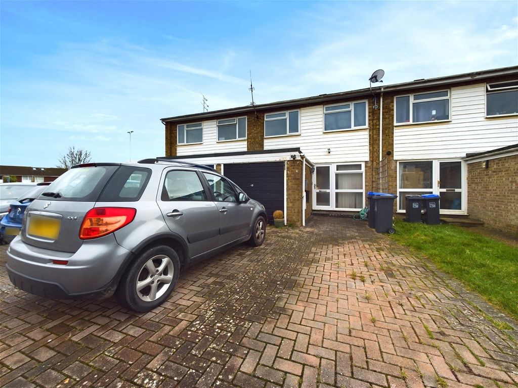 3 bed terraced house for sale in Willow Crescent, Worthing BN13, £