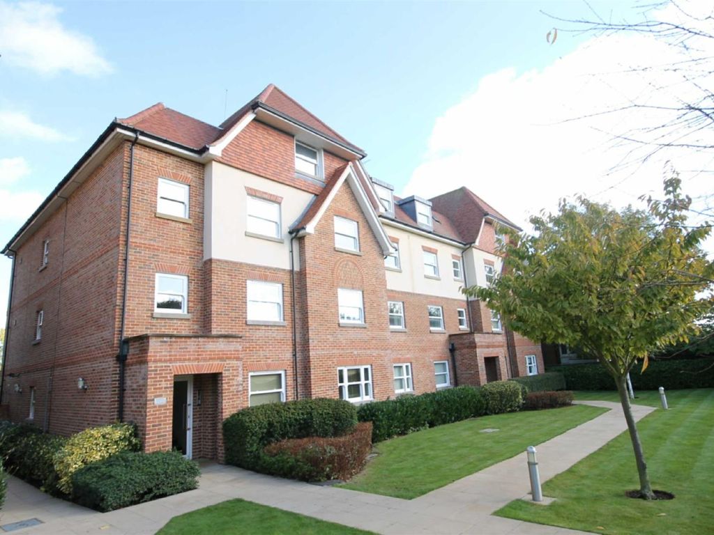 2 bed flat to rent in Grosvenor Heights, Forest View, North Chingford
