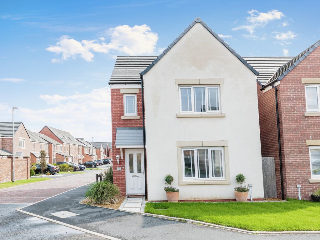 3 bed detached house for sale in Ashworth Road, Lytham St. Annes FY8, £