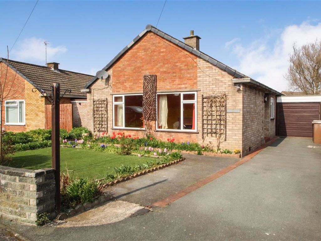3 bed detached bungalow for sale in Cabin Lane, Oswestry SY11 Zoopla