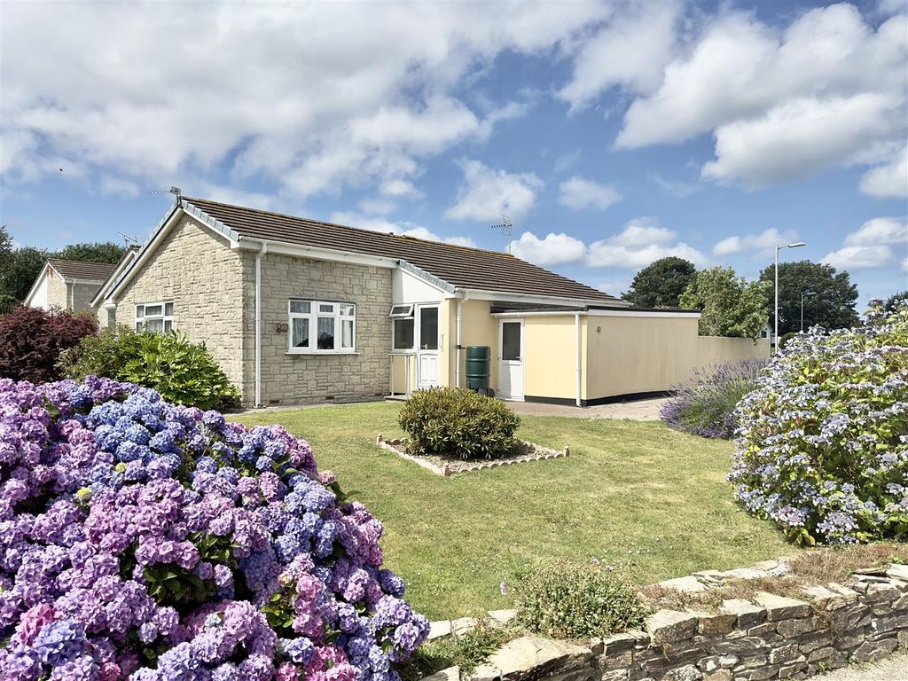 3 bed detached bungalow for sale in Bedowan Meadows, Tretherras