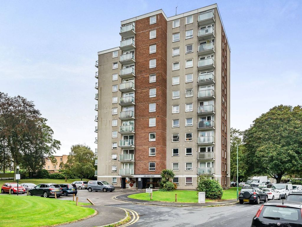 2 bed flat for sale in Toll Bar Court, Sutton SM2, £270,000 Zoopla