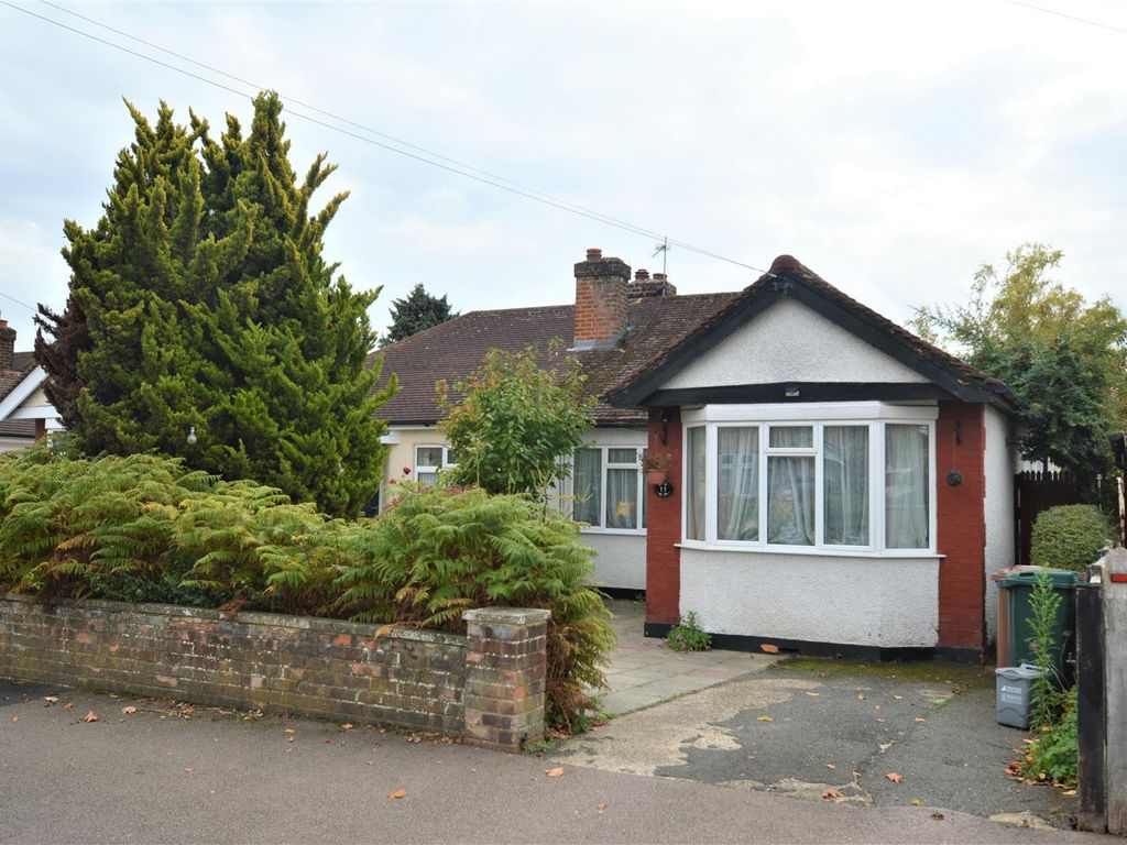 2 bed semidetached bungalow for sale in Sherborne Way, Croxley Green
