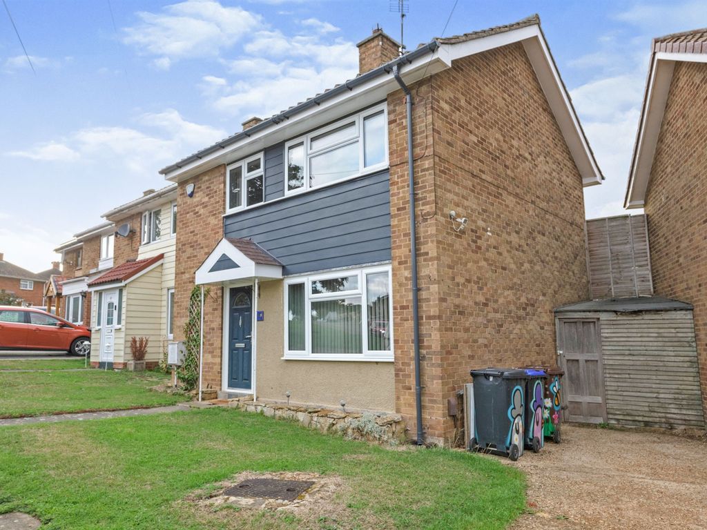 Severn Drive, Northampton NN5  