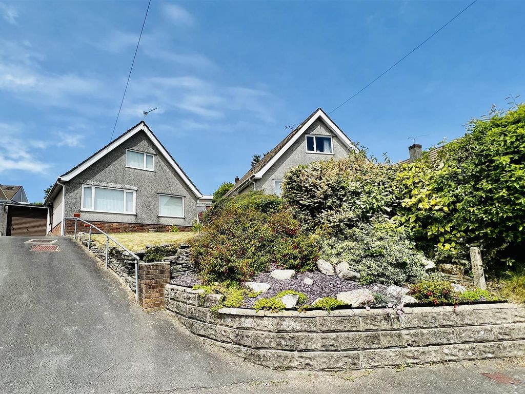 3 bed detached bungalow for sale in Keats Grove, Killay, Swansea SA2, £