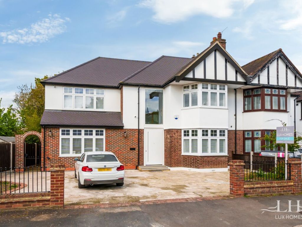 3 bed semidetached house for sale in Stewart Avenue, Upminster RM14, £
