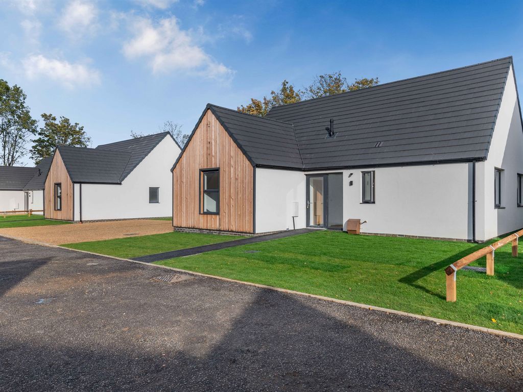 New home, 3 bed detached bungalow for sale in Buttercup Drive, Wymondham NR18 Zoopla