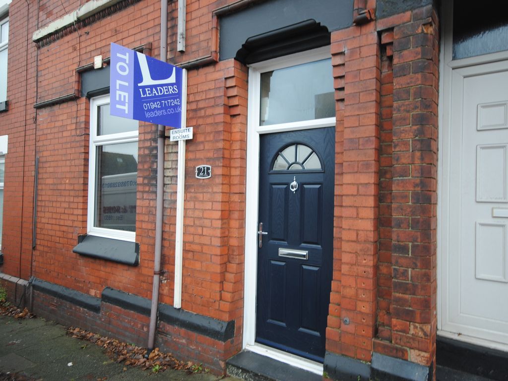 Room to rent in Room 1, Prescot Road, St Helens WA10, £380 pcm Zoopla
