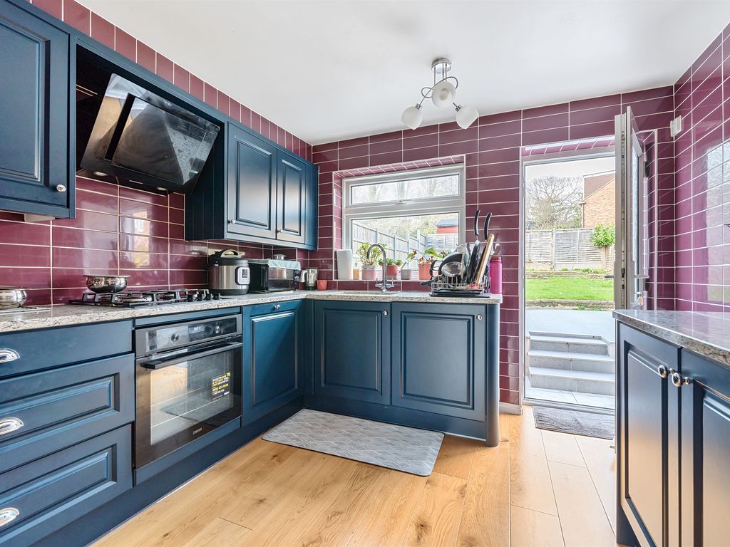 3 bed semidetached house for sale in Tudor Road, New