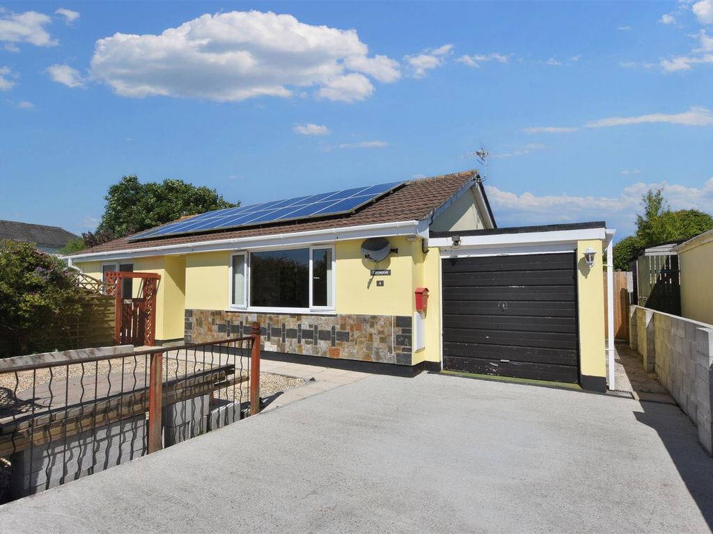 3 bed detached bungalow for sale in Tresithney Road, Carharrack