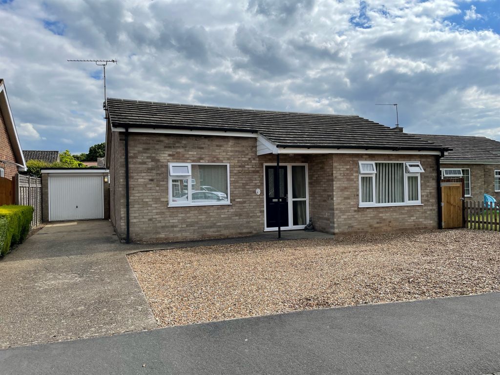 2 bed detached bungalow for sale in The Lammas, Mundford, Thetford IP26