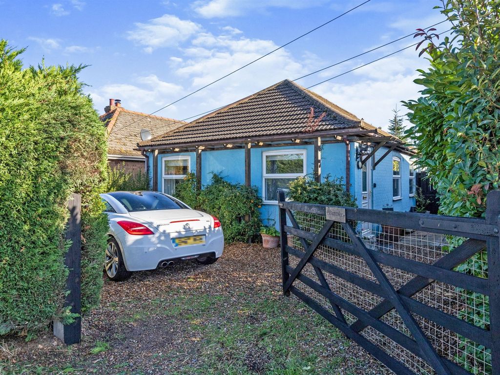 2 bed detached bungalow for sale in Wisbech Road, March PE15 Zoopla