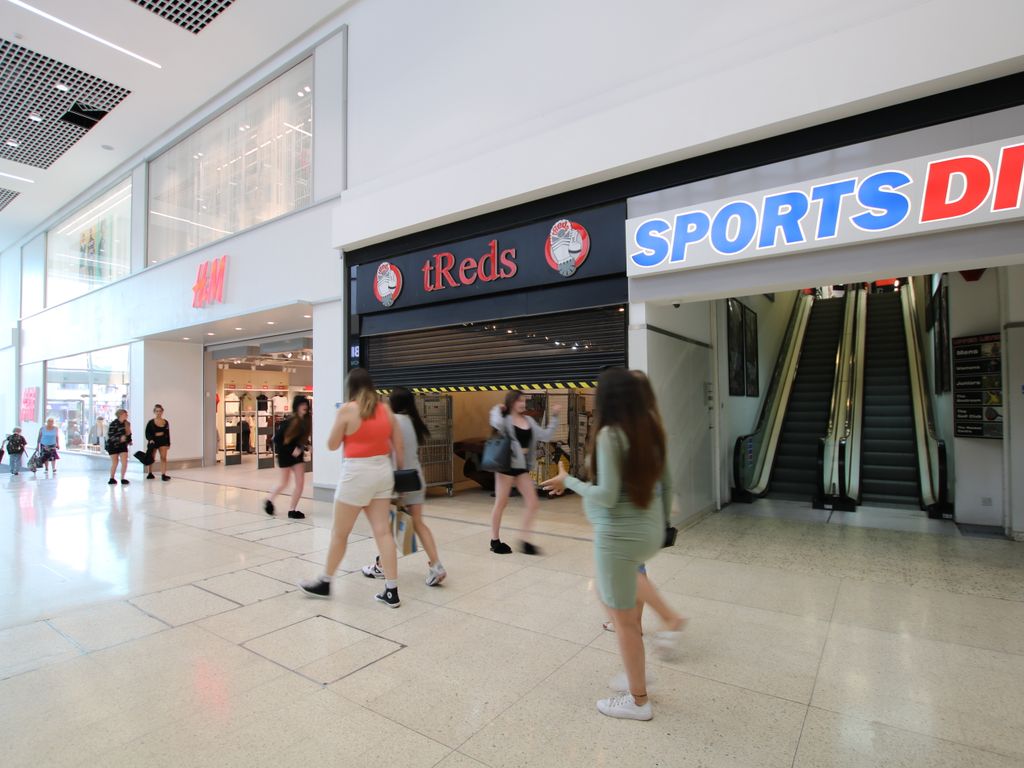 Retail premises to let in Unit 3, 186 High Street, The Dolphin Shopping