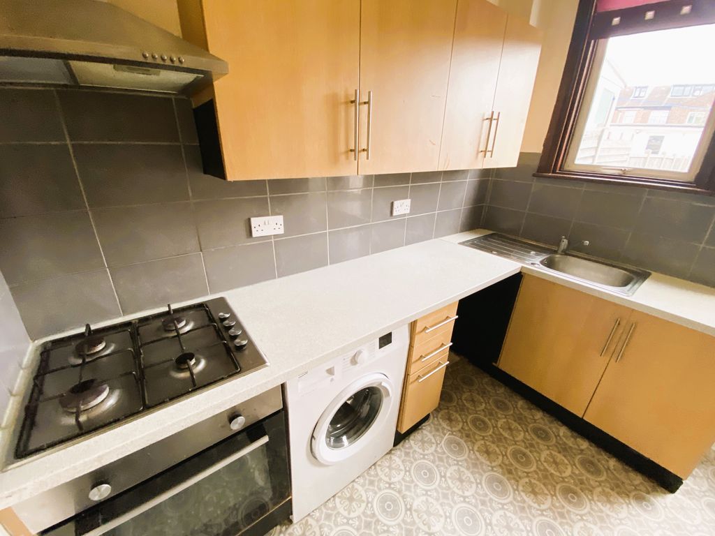 3 bed terraced house to rent in Lansdowne Rd, Seven Kings IG3 Zoopla