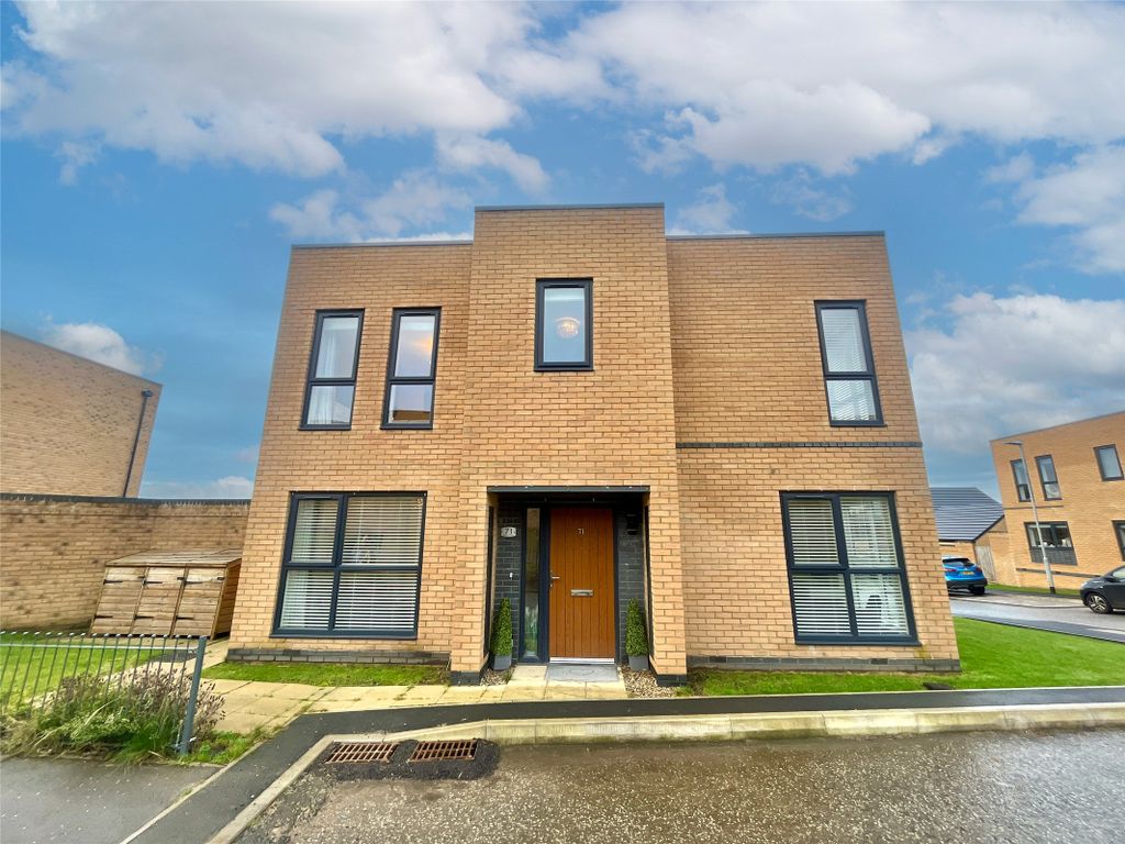 4 bed detached house for sale in Aspen Close, Birtley DH3, £325,000