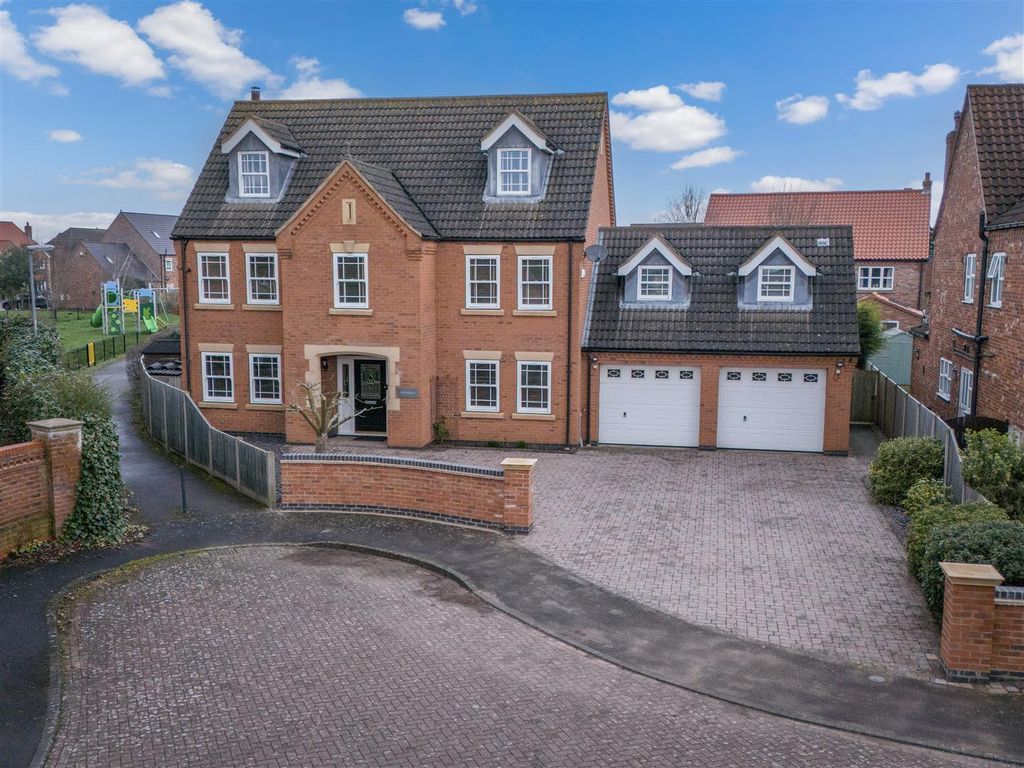 6 bed detached house for sale in The Rookery, Scotter, Gainsborough