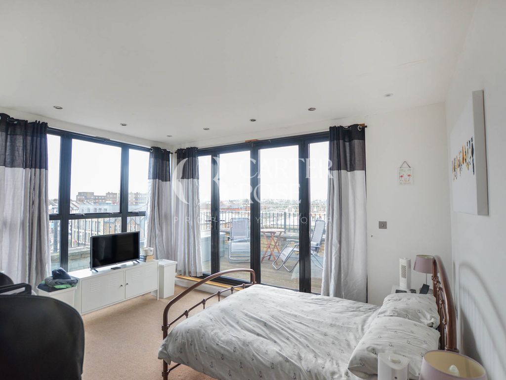 2 bed flat to rent in Mitcham Road, London SW17, £2,000 pcm Zoopla