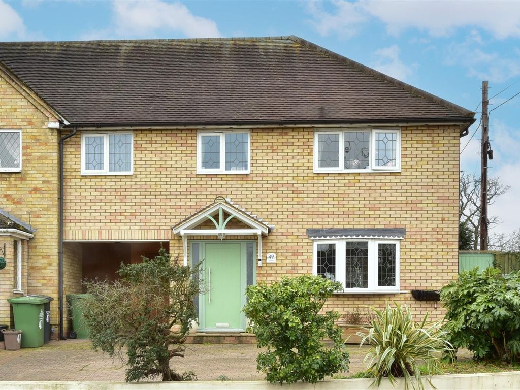 3 bed end terrace house for sale in Lakeside Road, Cheshunt, Waltham