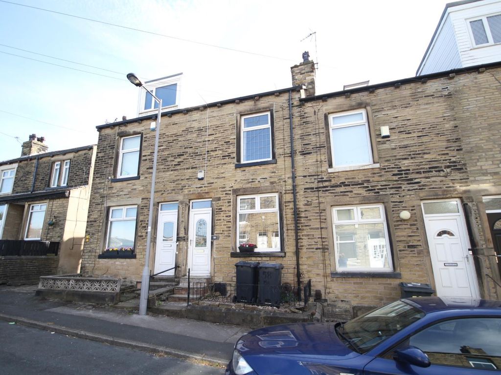 2 bed terraced house to rent in Mount Avenue, Eccleshill, Bradford BD2