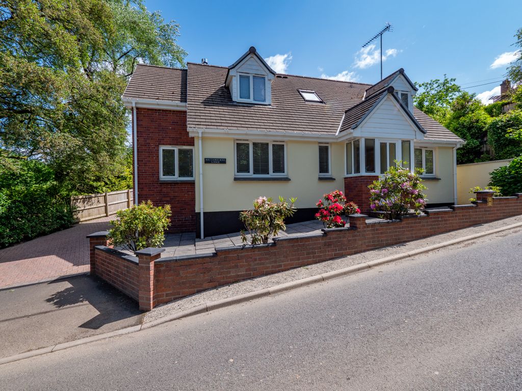 3 bed detached house for sale in Holsworthy EX22, £325,000 Zoopla