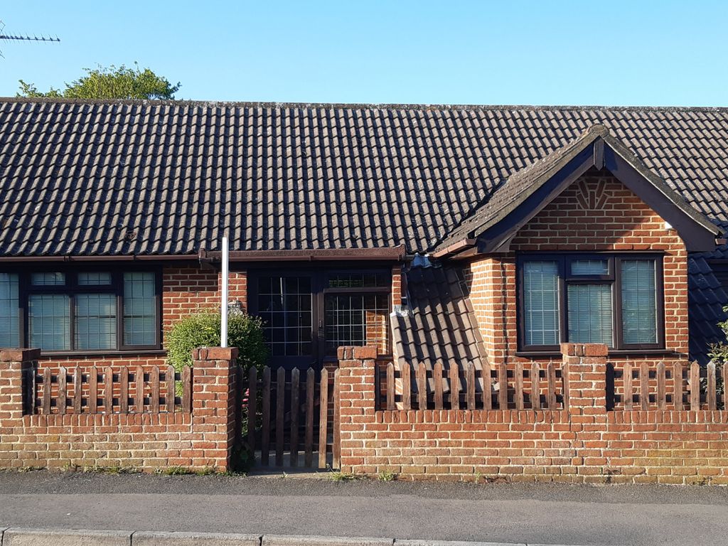 1 bed bungalow for sale in Lyndhurst Avenue, Rainham, Gillingham ME8