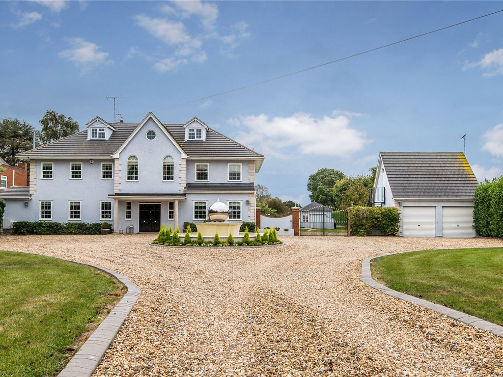 5 bed detached house for sale in Hall Road, Rochford SS4 - Zoopla