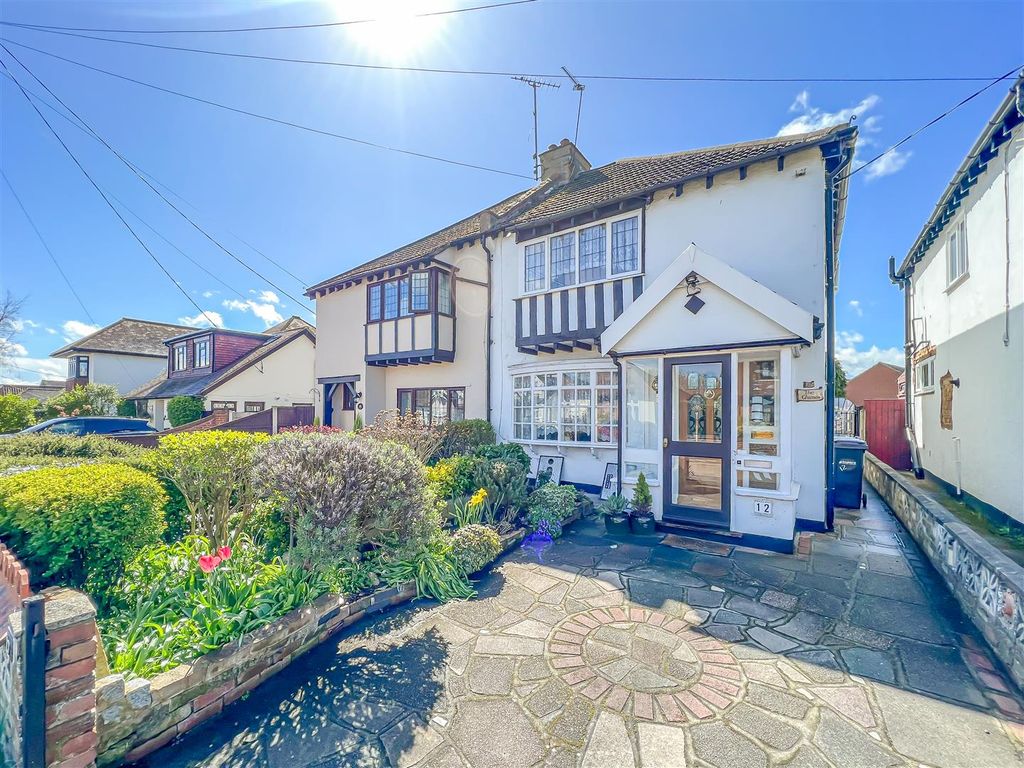 2 bed semidetached house for sale in Thorpe Road, Hawkwell, Hockley