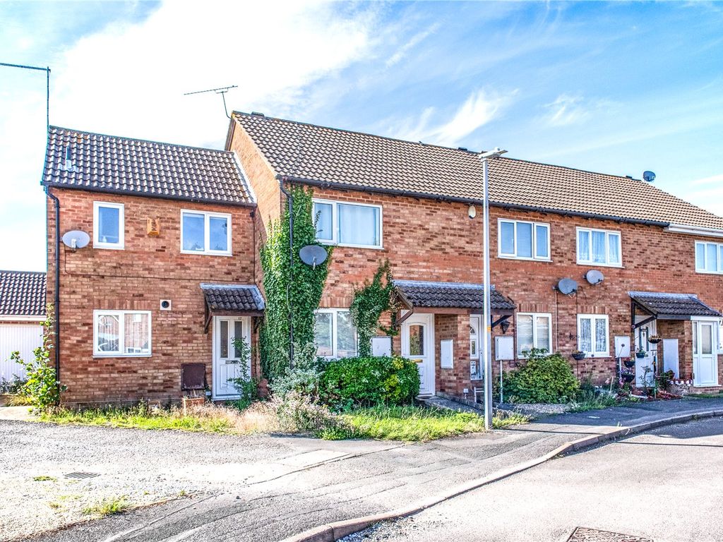 2 bed semidetached house to rent in Constable Road, Upper Stratton