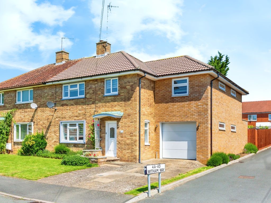 4 bed semidetached house for sale in Witham Way, Northampton NN5, £