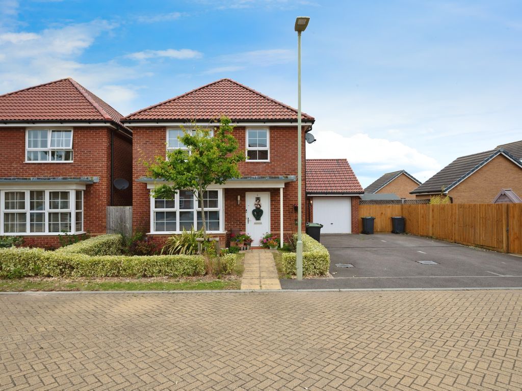 4 bed detached house for sale in Terriers Lane, Hayling Island