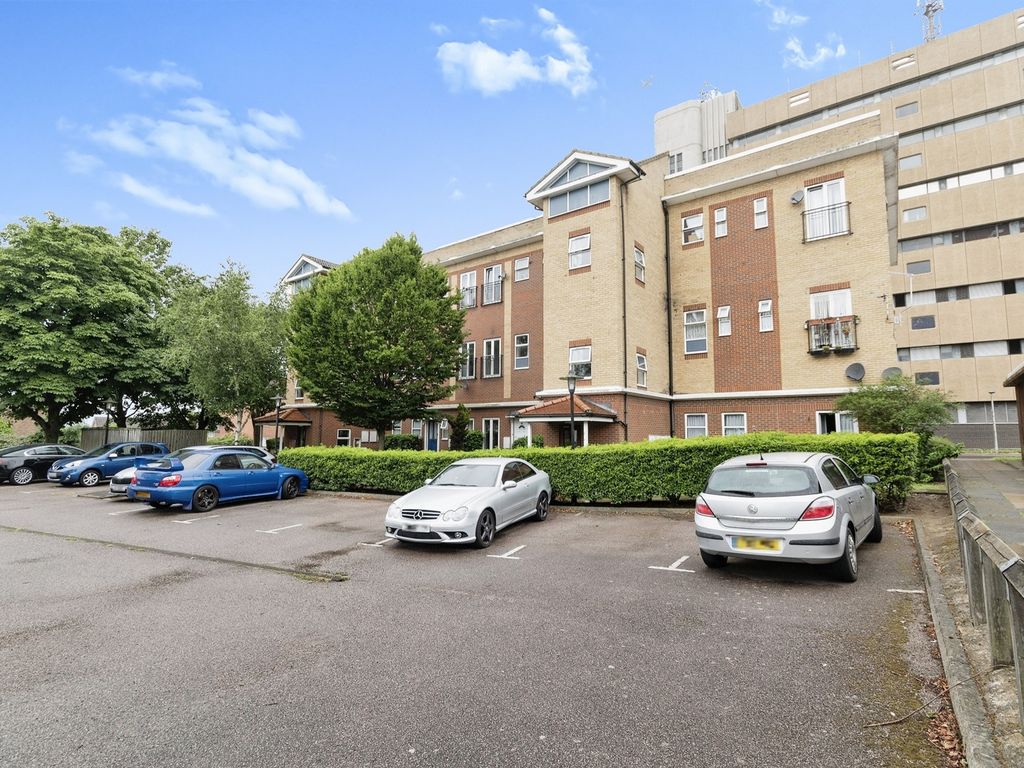 2 bed flat for sale in Orion Gate, Bedwell Crescent, Stevenage SG1 Zoopla