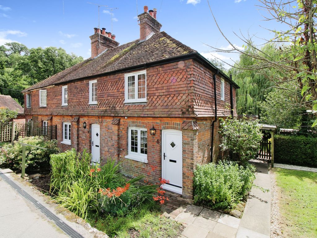 3 bed end terrace house for sale in Tanyard Cottages, Oaklands Lane