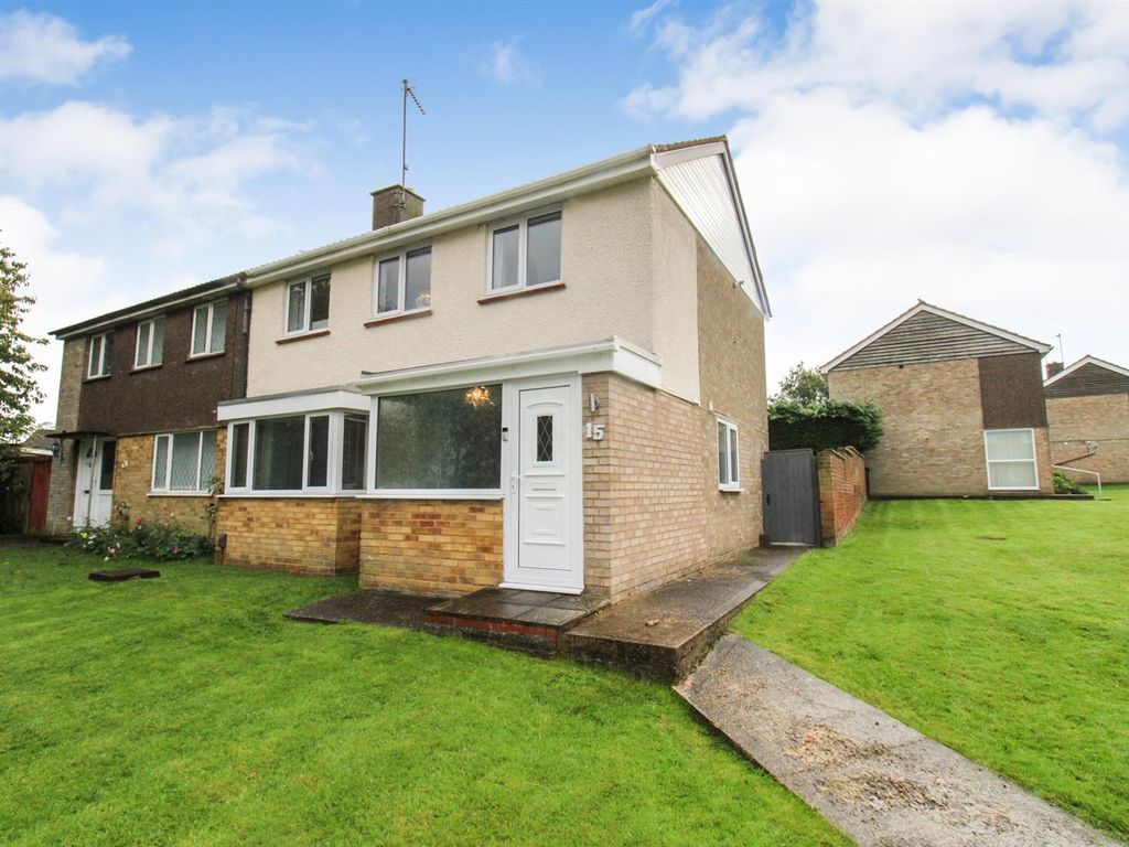 3 bed semidetached house for sale in Plumpton Court, Corby NN18, £