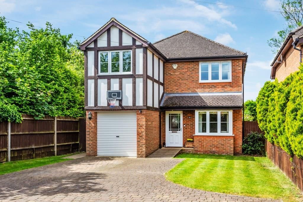 4 bed detached house for sale in Woodlands Road, Little Bookham KT23, £