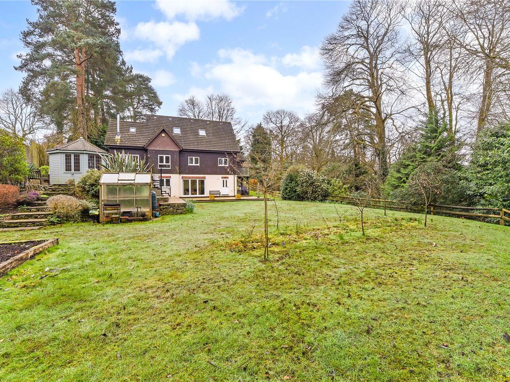 4 bed detached house for sale in Hill Brow, Liss, Hampshire GU33, £