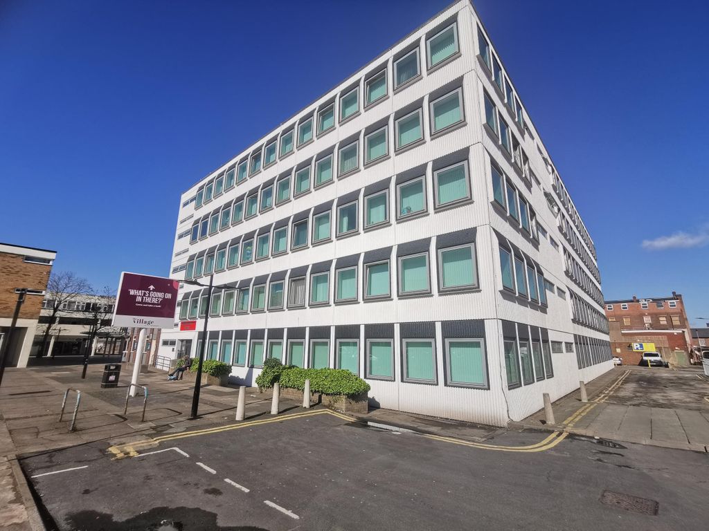 Studio to rent in Princegate House, Waterdale, Doncaster DN1, £610 pcm