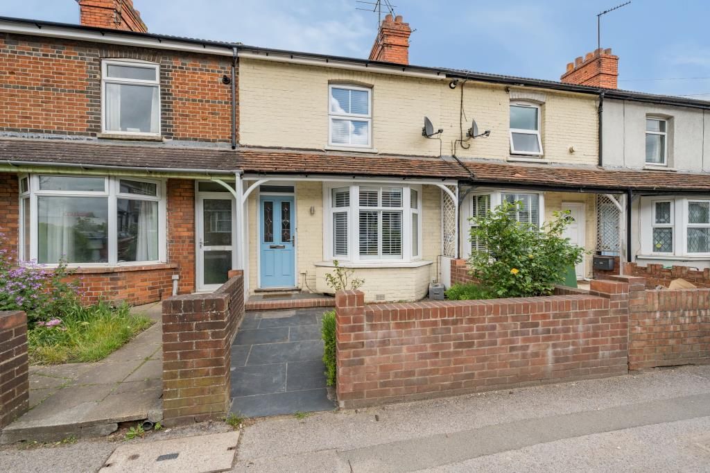 2 bed terraced house for sale in Newbury, Berkshire RG14, £330,000 Zoopla
