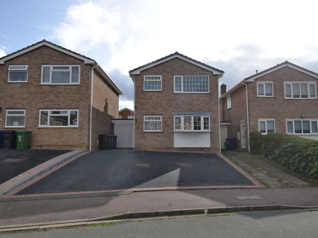 3 bed linkdetached house for sale in Cromwell Road, Tamworth B79, £