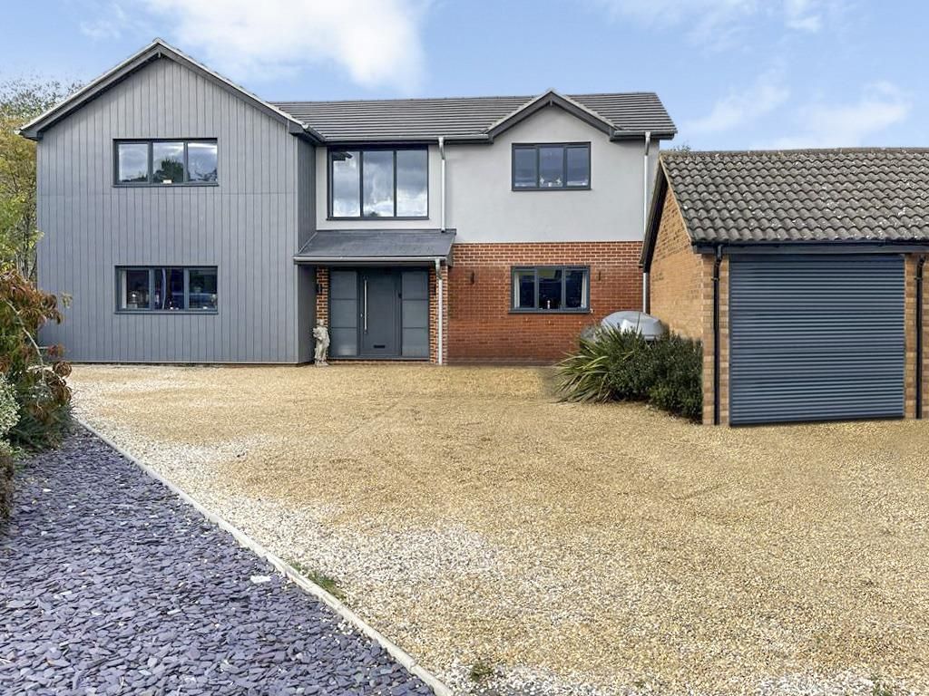 5 bed detached house for sale in Parkers Place, Martlesham Heath
