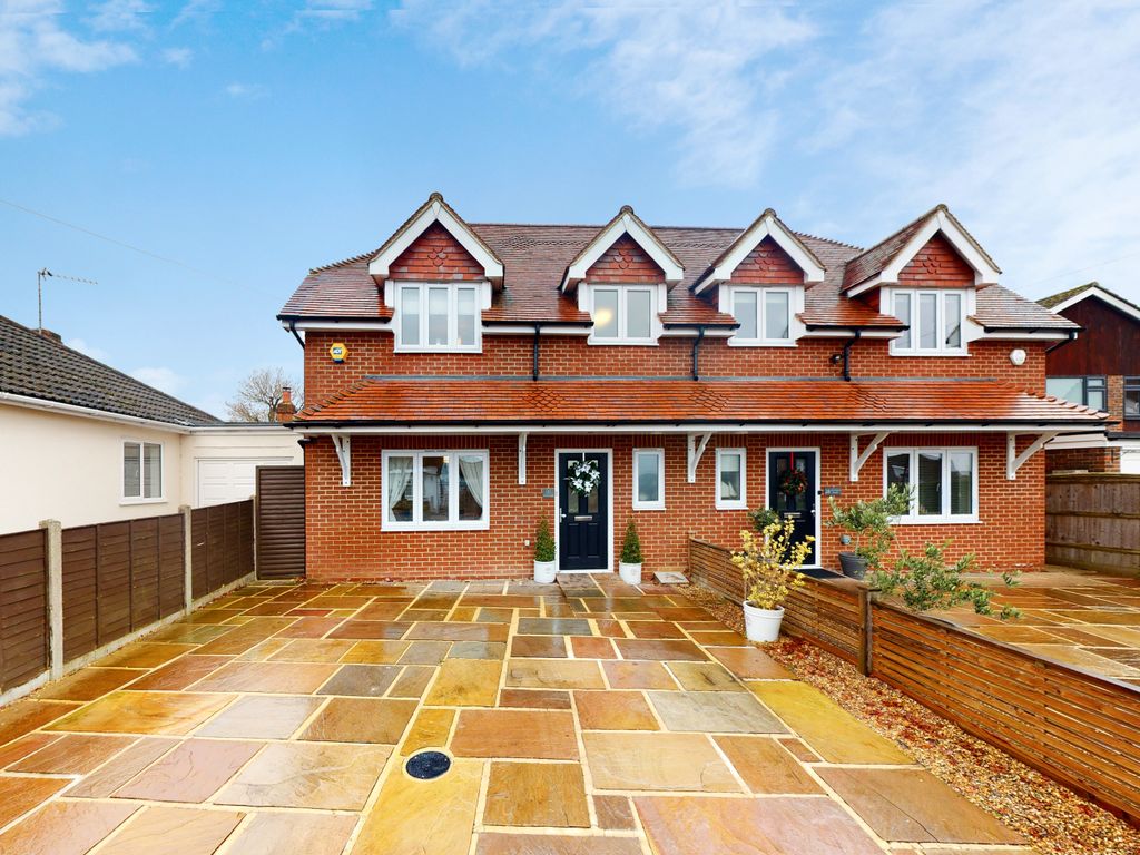 5 bed detached house for sale in Aperfield Road, Biggin Hill, Westerham