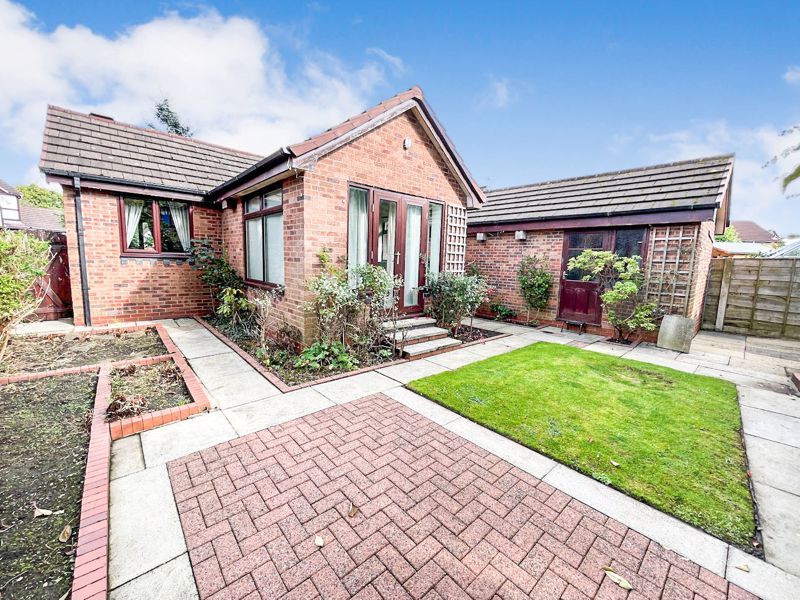 2 bed detached bungalow for sale in Bridgemere Close, Radcliffe
