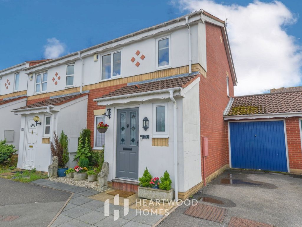 3 bed end terrace house for sale in Halsey Park, London Colney, St