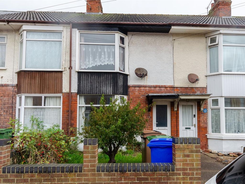2 bed terraced house for sale in South Cliff Road, Withernsea HU19, £
