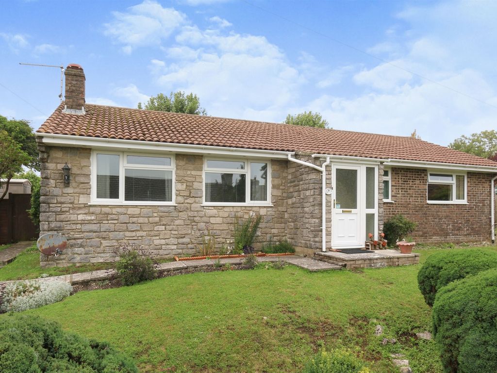 3 bed detached bungalow for sale in Cowleaze, Martinstown, Dorchester